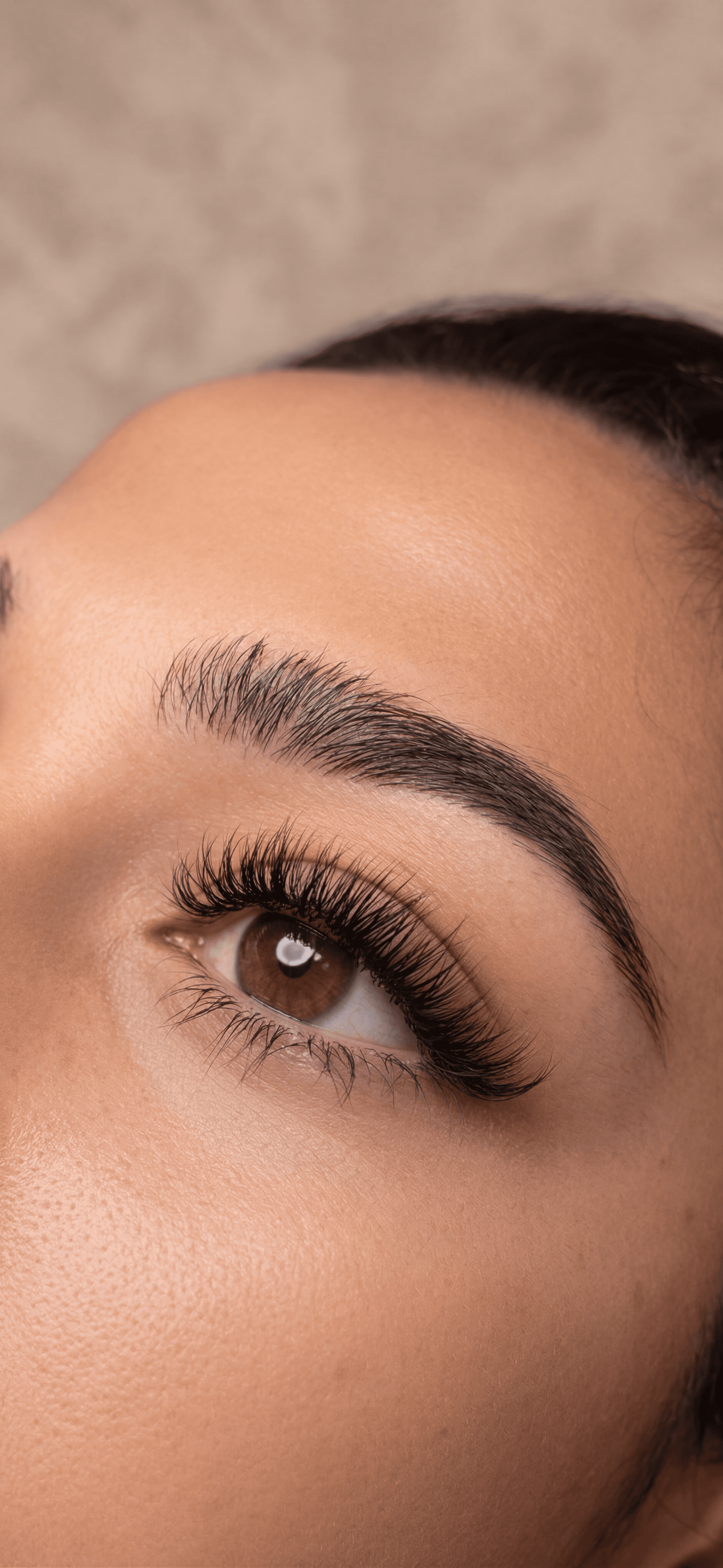 Wimpern & Augenbrauen – Ihr Blick im Fokus